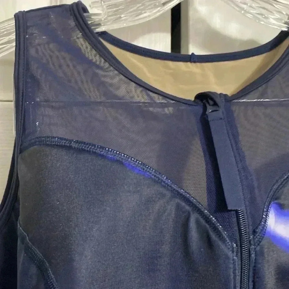 Livi navy blue bathing suit top - Picture 4 of 11